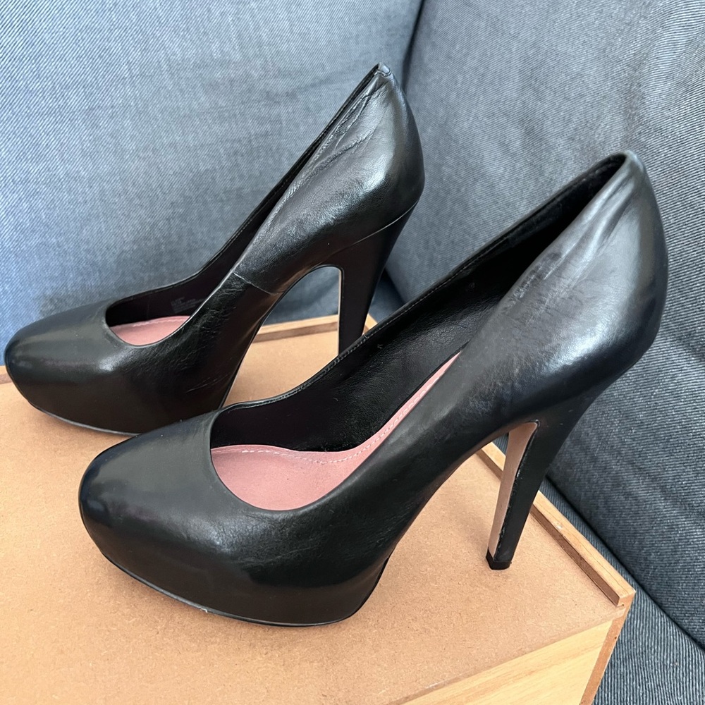 Vince Camuto Korsi Elegant Black Leather Stiletto Platform Heels
